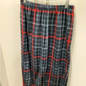 Men’s plaid pajama bottoms